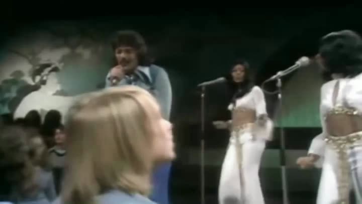 Tie A Yellow Ribbon Round The Old Oak Tree